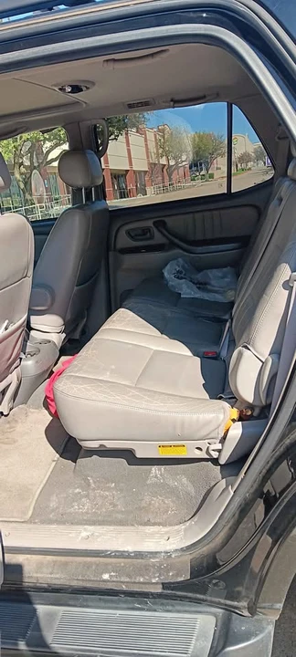 2002 Toyota Sequoia 1st Gen - Image 7 of 8