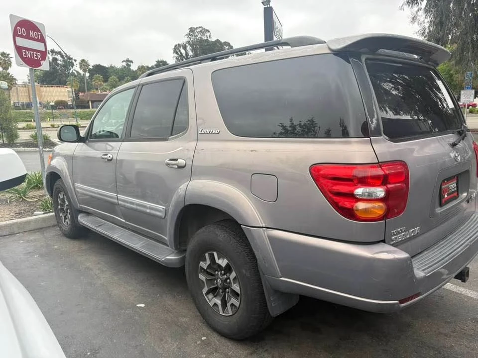 2002 Toyota Sequoia 1st Gen - Image 5 of 7
