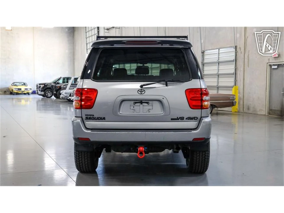 2002 Toyota Sequoia 1st Gen - Image 7 of 31