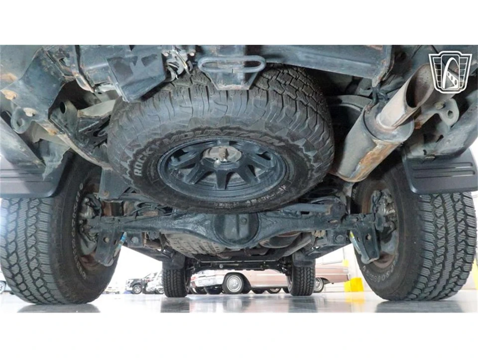2002 Toyota Sequoia 1st Gen - Image 23 of 31