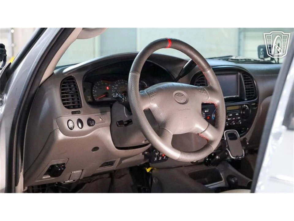 2002 Toyota Sequoia 1st Gen - Image 14 of 31