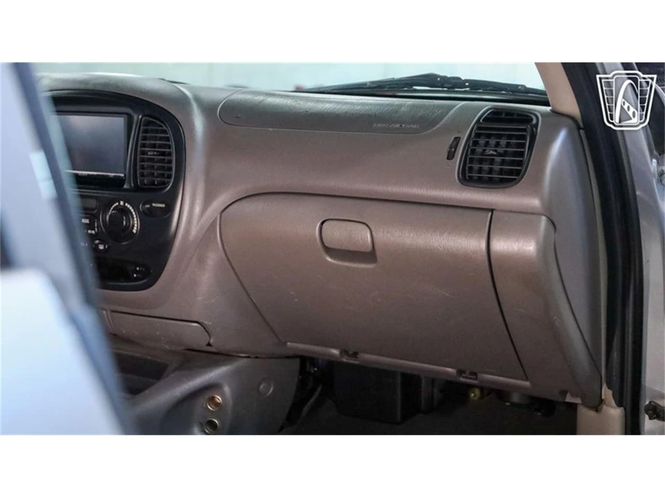 2002 Toyota Sequoia 1st Gen - Image 15 of 31