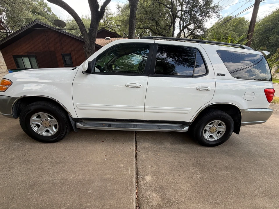 2002 Toyota Sequoia 1st Gen - Image 19 of 31