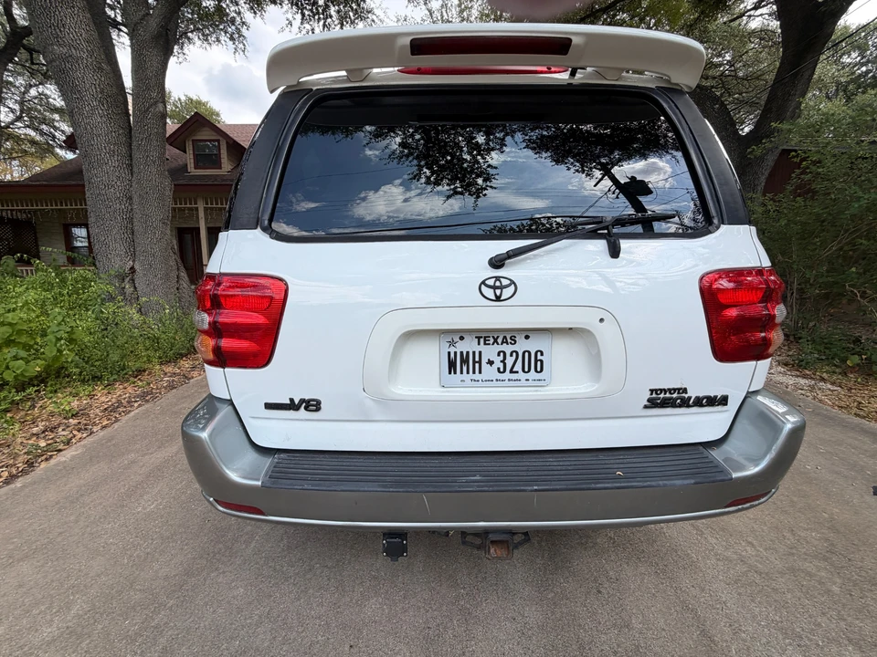 2002 Toyota Sequoia 1st Gen - Image 15 of 31