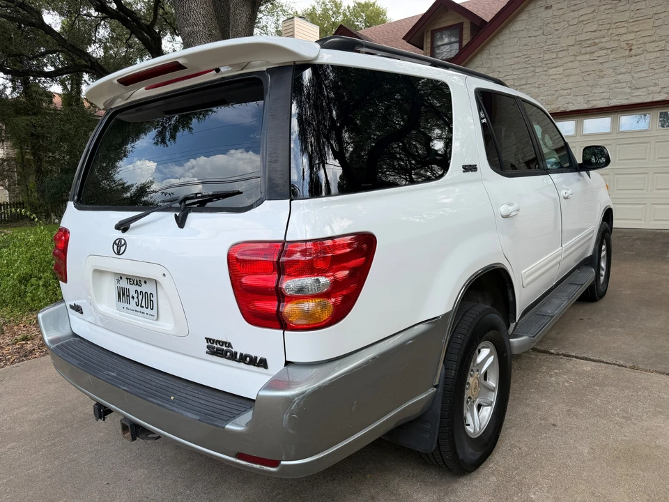2002 Toyota Sequoia 1st Gen - Image 13 of 31