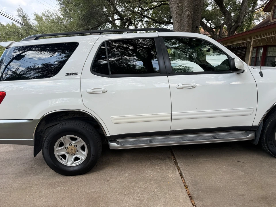 2002 Toyota Sequoia 1st Gen - Image 10 of 31