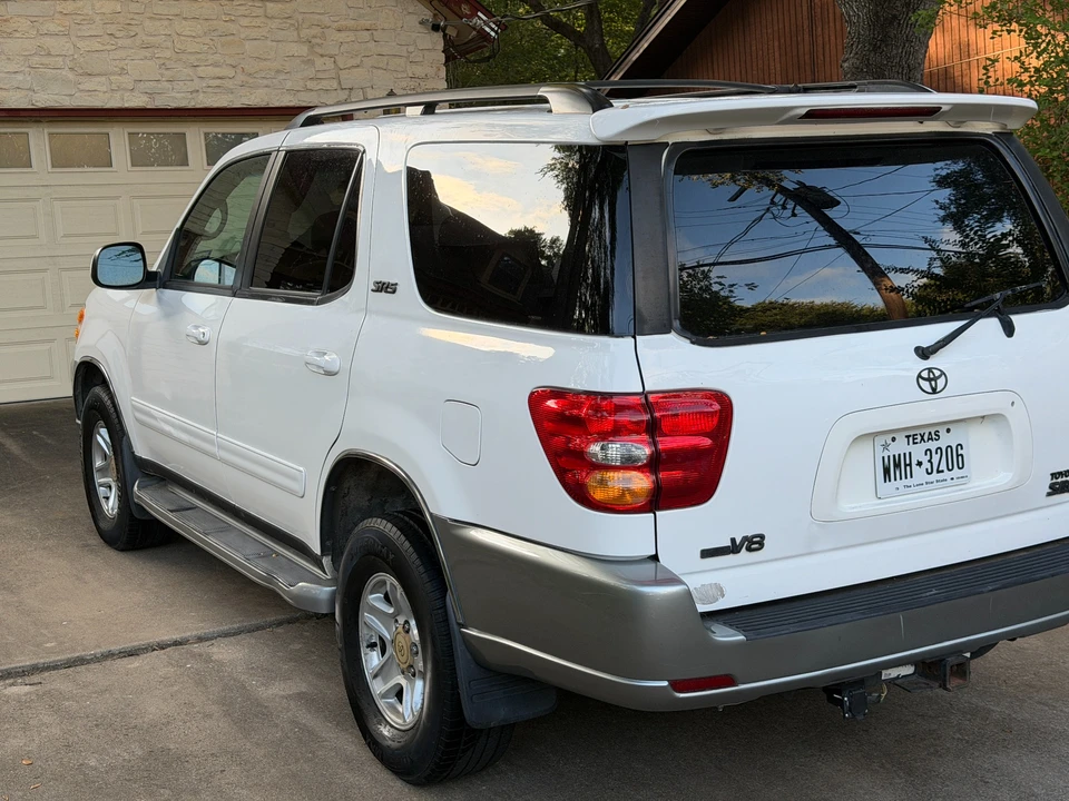 2002 Toyota Sequoia 1st Gen - Image 16 of 31