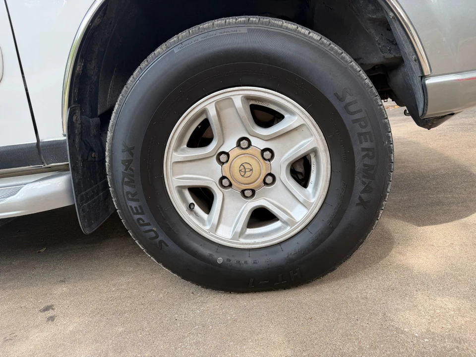 2002 Toyota Sequoia 1st Gen - Image 27 of 31