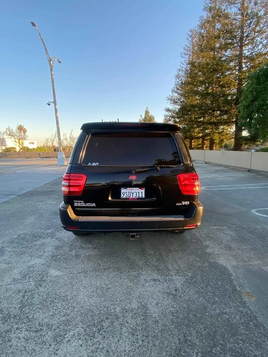 2002 Toyota Sequoia 1st Gen - Image 7 of 12