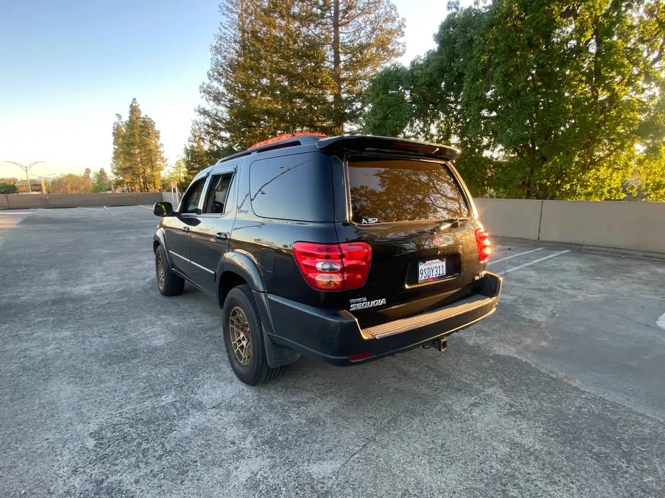 2002 Toyota Sequoia 1st Gen - Image 8 of 12