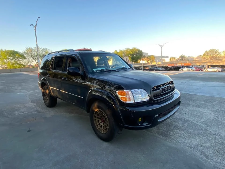2002 Toyota Sequoia 1st Gen - Image 4 of 12