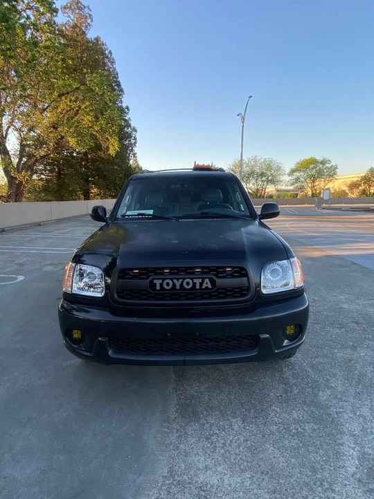2002 Toyota Sequoia 1st Gen - Image 3 of 12