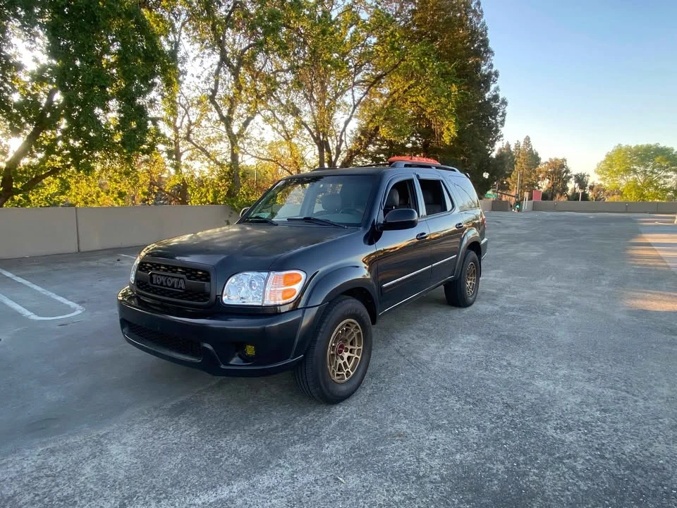 2002 Toyota Sequoia 1st Gen - Image 2 of 12