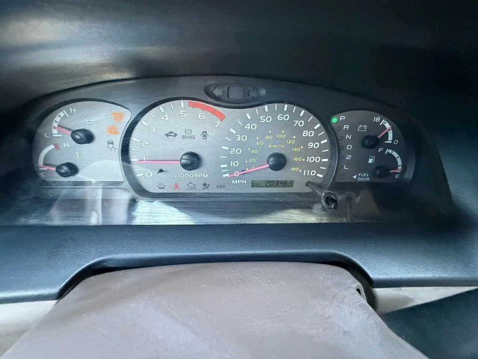2002 Toyota Sequoia 1st Gen - Image 12 of 13