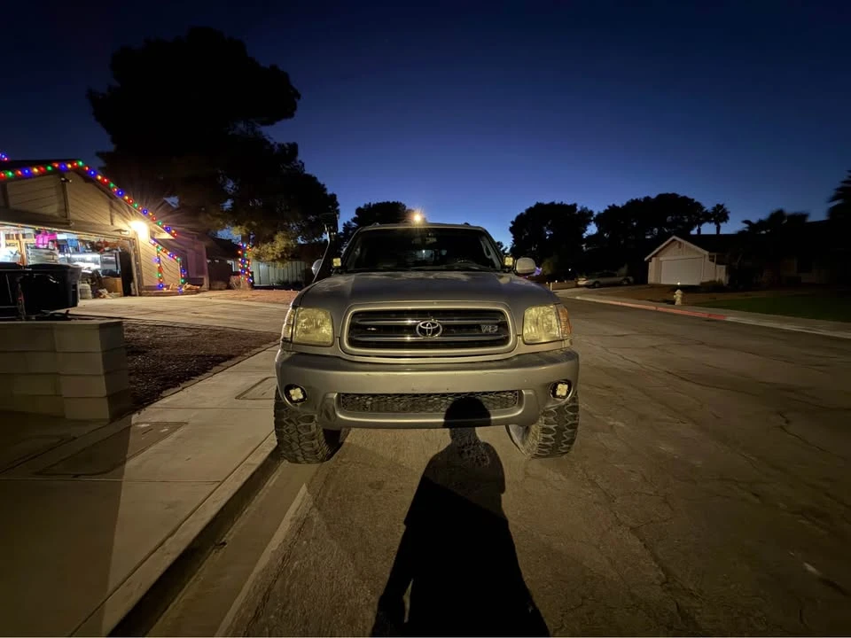 2002 Toyota Sequoia 1st Gen - Image 2 of 9