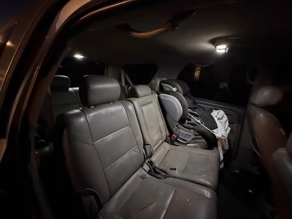 2002 Toyota Sequoia 1st Gen - Image 7 of 9