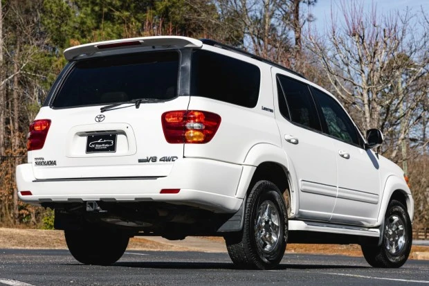 2002 Toyota Sequoia 1st Gen - Image 2 of 7