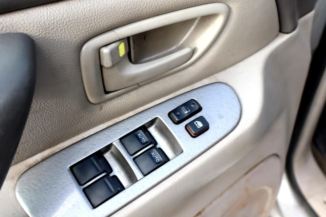 2002 Toyota Sequoia 1st Gen - Image 14 of 21
