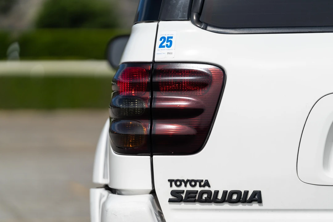 2002 Toyota Sequoia 1st Gen - Image 23 of 31