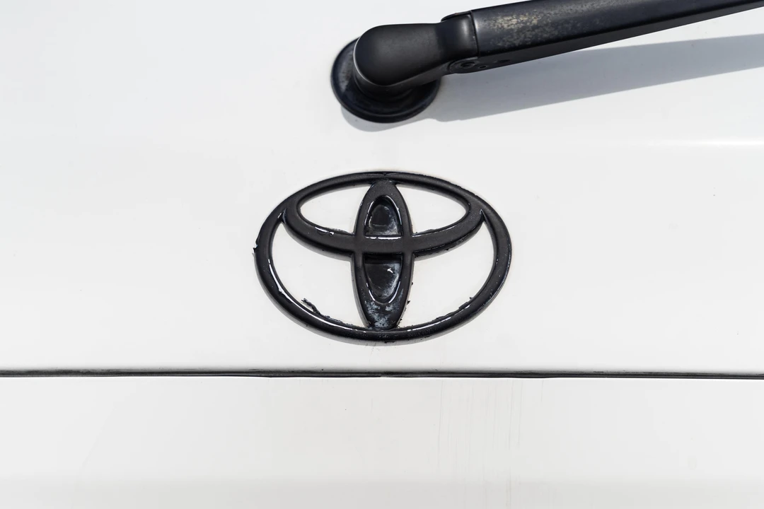 2002 Toyota Sequoia 1st Gen - Image 25 of 31