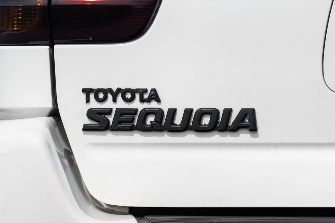 2002 Toyota Sequoia 1st Gen - Image 24 of 31