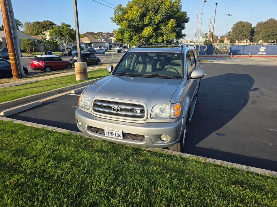 2002 Toyota Sequoia 1st Gen - Image 5 of 31