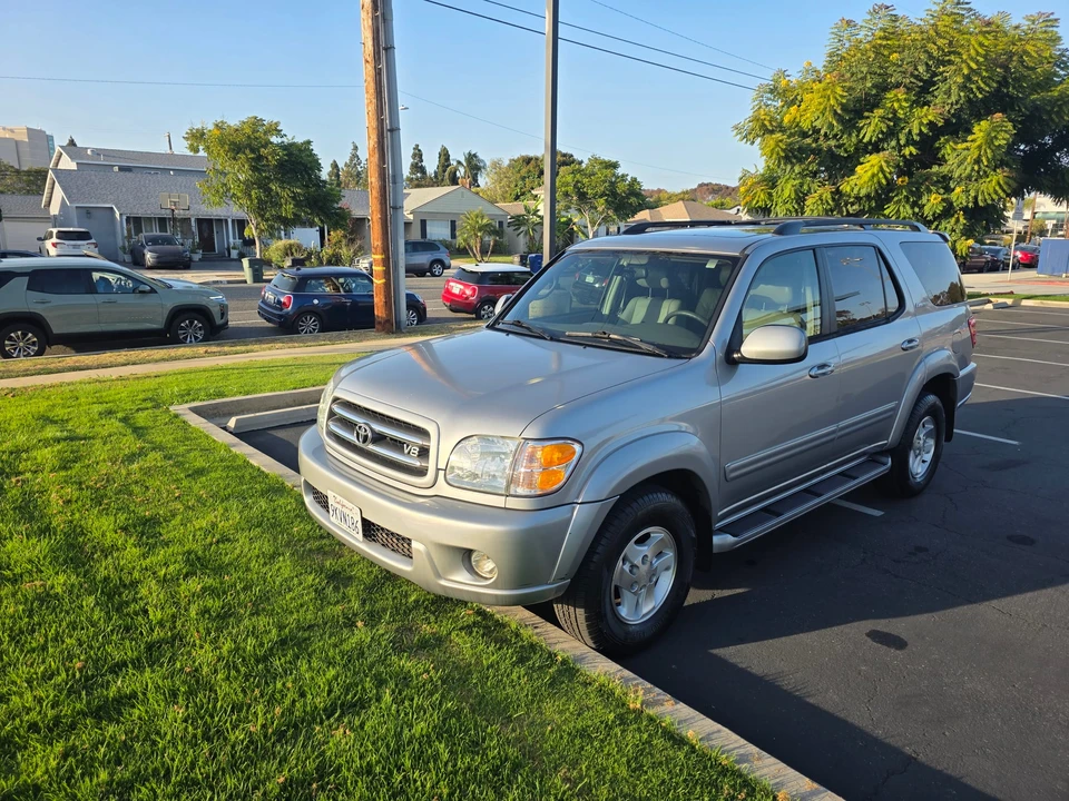 2002 Toyota Sequoia 1st Gen - Image 4 of 31