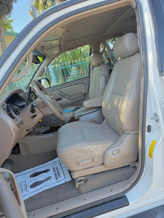 2002 Toyota Sequoia 1st Gen - Image 8 of 15