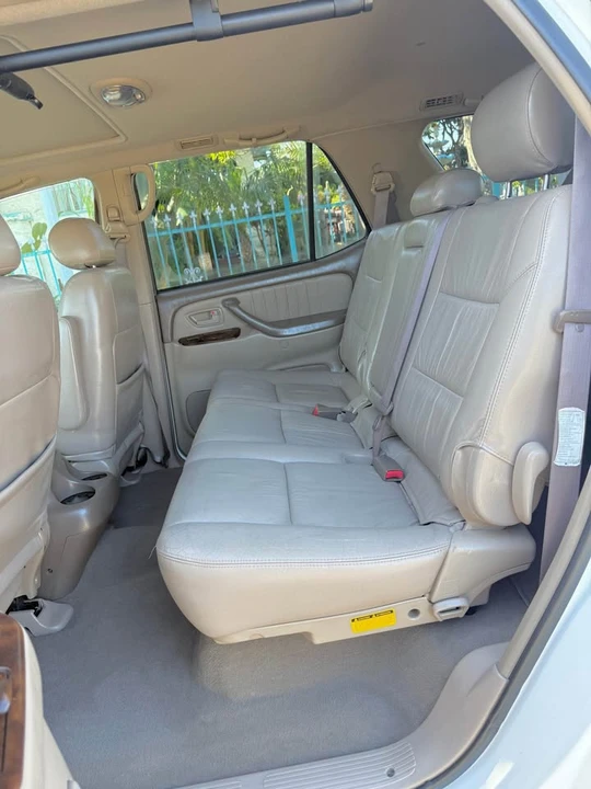 2002 Toyota Sequoia 1st Gen - Image 7 of 15