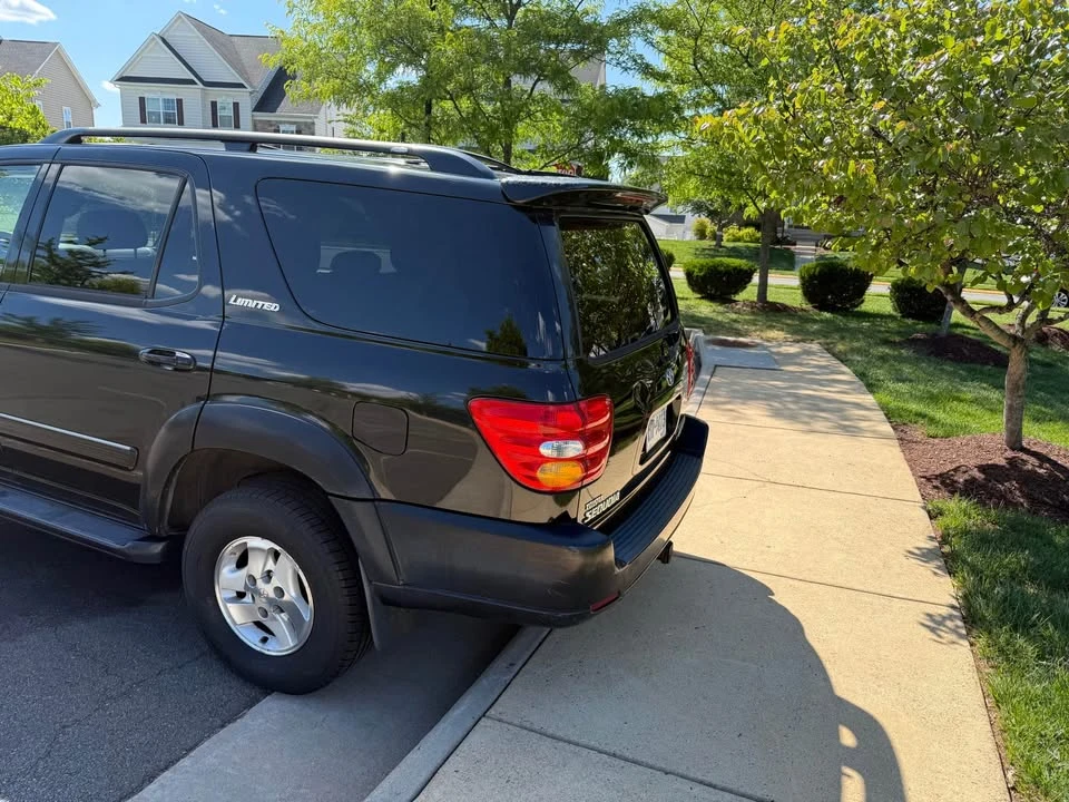 2002 Toyota Sequoia 1st Gen - Image 4 of 15