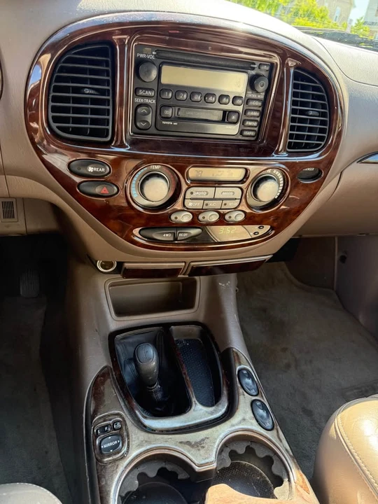2002 Toyota Sequoia 1st Gen - Image 14 of 15