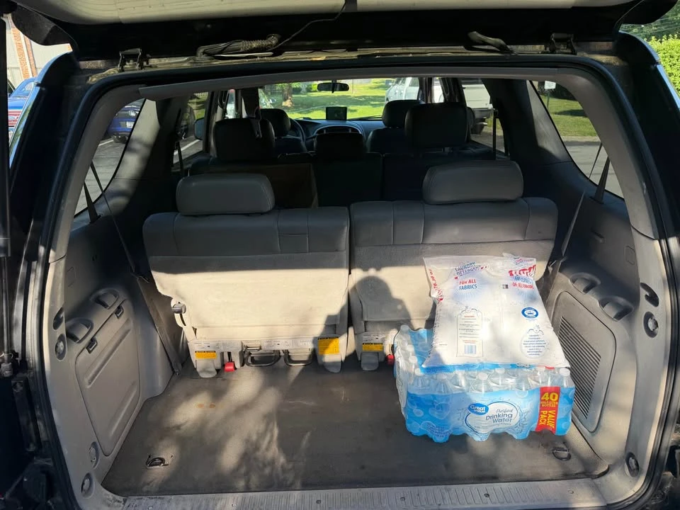 2002 Toyota Sequoia 1st Gen - Image 7 of 9
