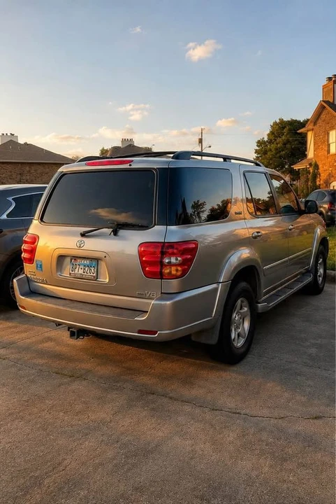 2002 Toyota Sequoia 1st Gen - Image 2 of 7