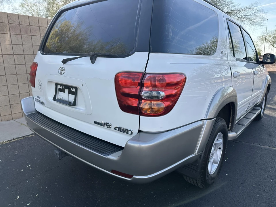 2002 Toyota Sequoia 1st Gen - Image 21 of 31