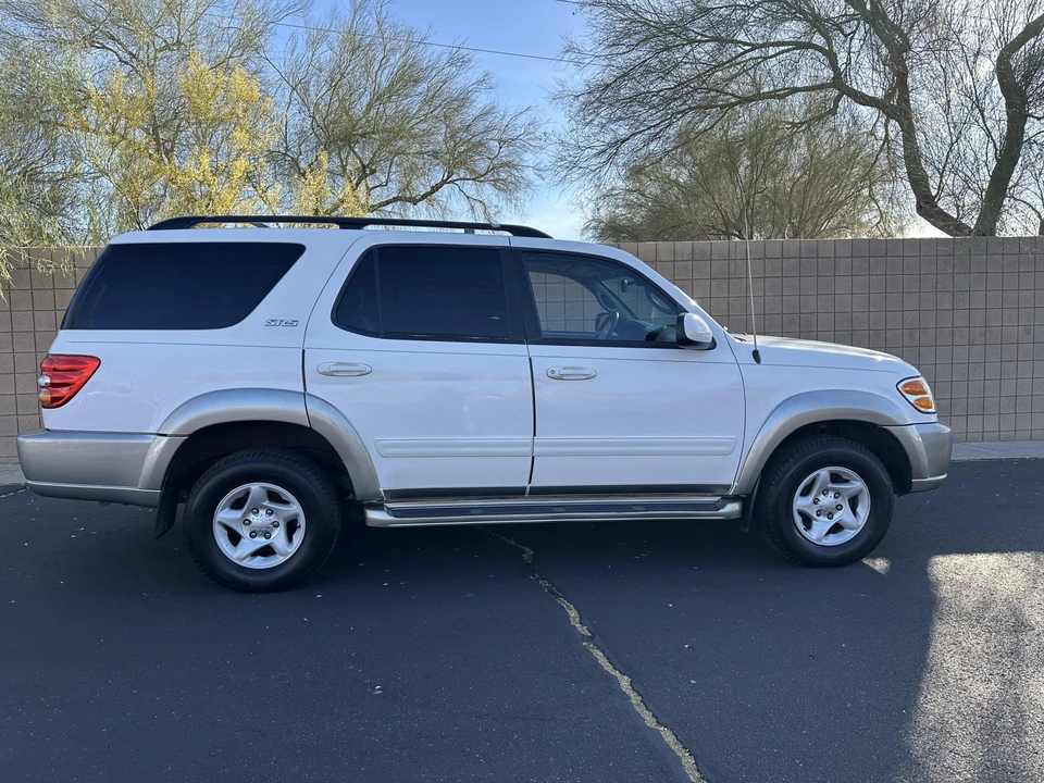 2002 Toyota Sequoia 1st Gen - Image 4 of 31