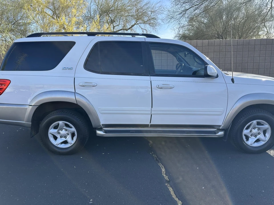 2002 Toyota Sequoia 1st Gen - Image 15 of 31