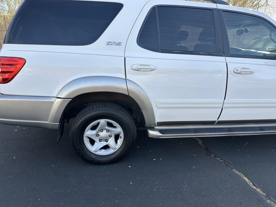 2002 Toyota Sequoia 1st Gen - Image 18 of 31
