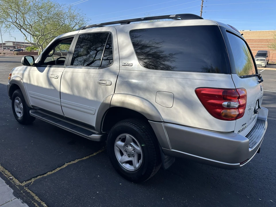 2002 Toyota Sequoia 1st Gen - Image 8 of 31
