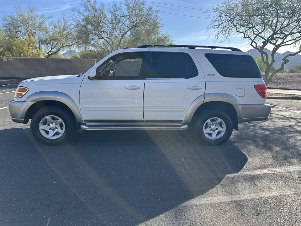 2002 Toyota Sequoia 1st Gen - Image 9 of 31