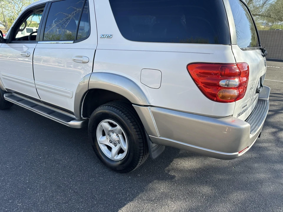 2002 Toyota Sequoia 1st Gen - Image 24 of 31