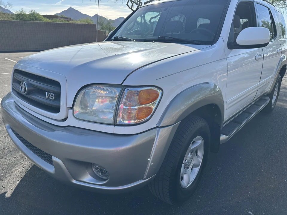 2002 Toyota Sequoia 1st Gen - Image 11 of 31