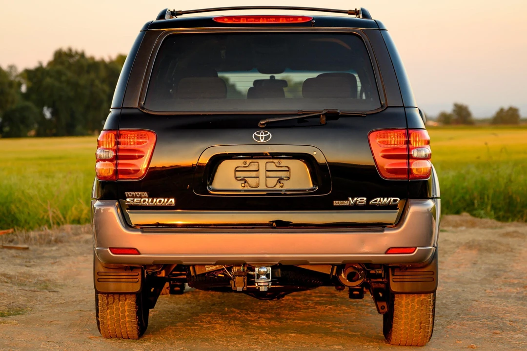 2002 Toyota Sequoia 1st Gen - Image 5 of 31