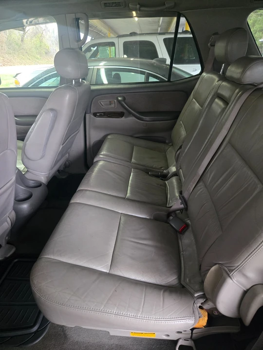 2002 Toyota Sequoia 1st Gen - Image 7 of 9