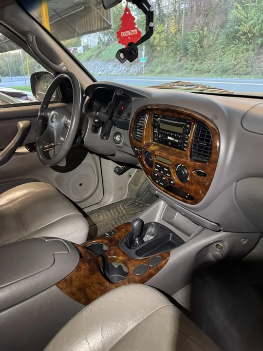 2002 Toyota Sequoia 1st Gen - Image 6 of 9