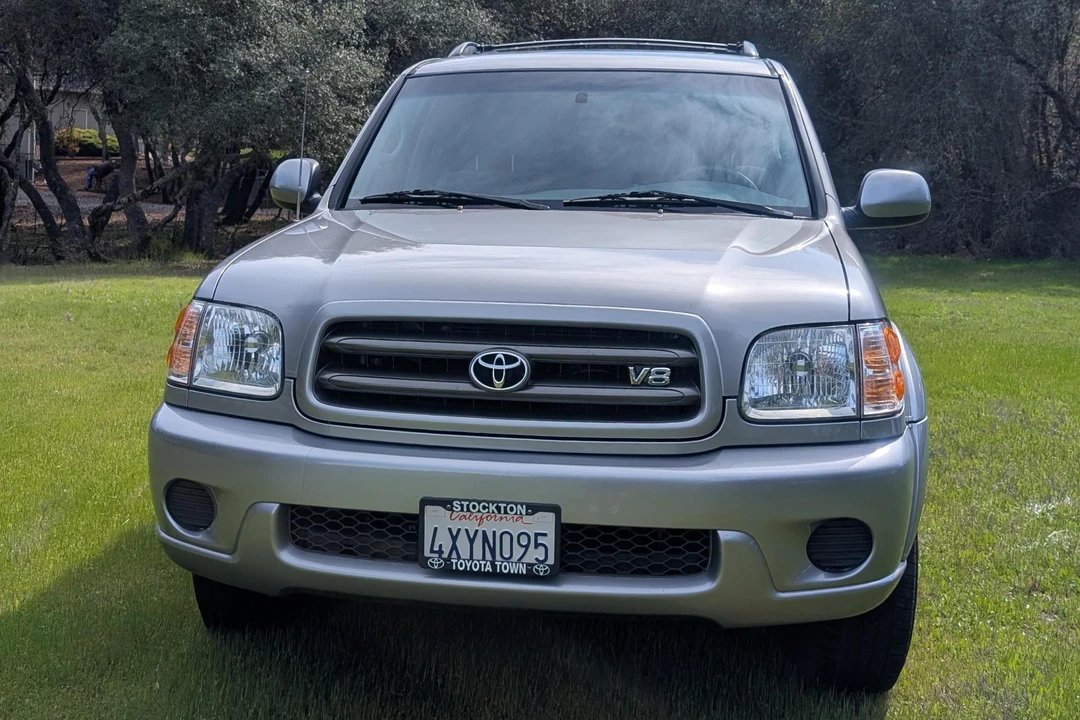 2002 Toyota Sequoia 1st Gen - Image 2 of 31