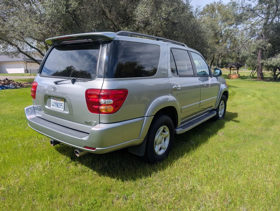 2002 Toyota Sequoia 1st Gen - Image 10 of 31