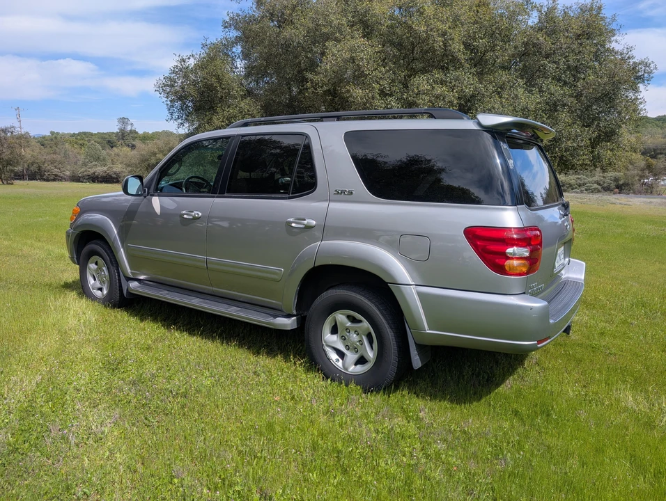 2002 Toyota Sequoia 1st Gen - Image 8 of 31
