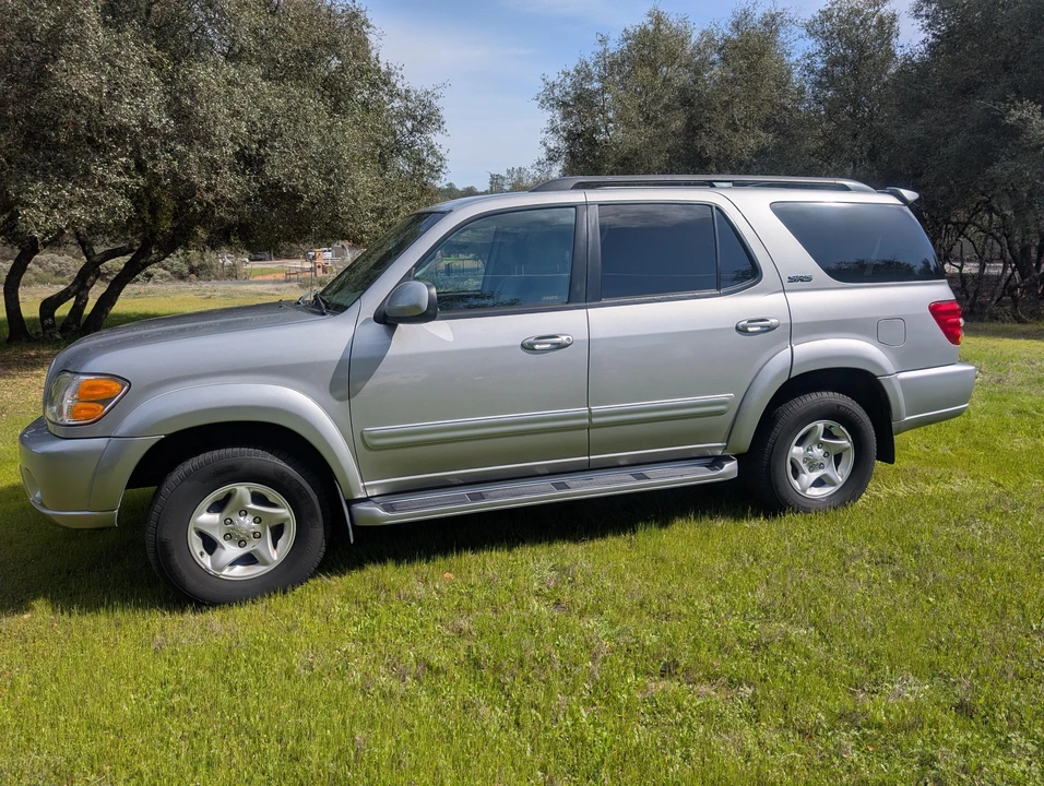 2002 Toyota Sequoia 1st Gen - Image 7 of 31