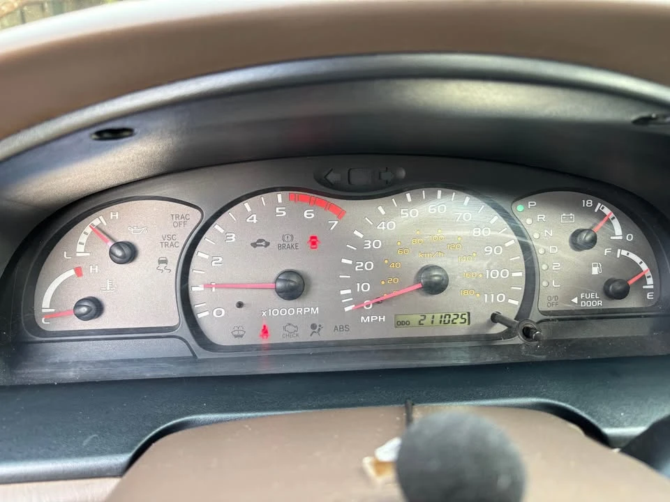 2002 Toyota Sequoia 1st Gen - Image 4 of 8
