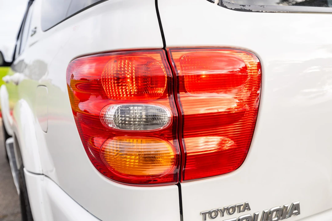 2002 Toyota Sequoia 1st Gen - Image 21 of 31